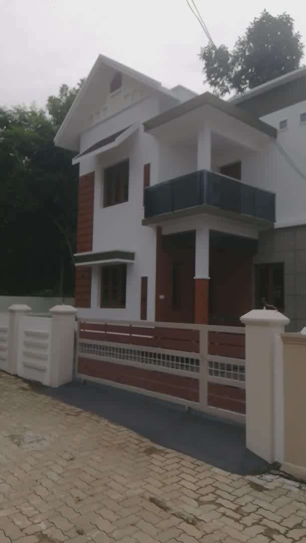 Mulanthuruthy, Arakkunnam 1350 sqft. 3bhk house and 4 cent plot for sale
9526701127