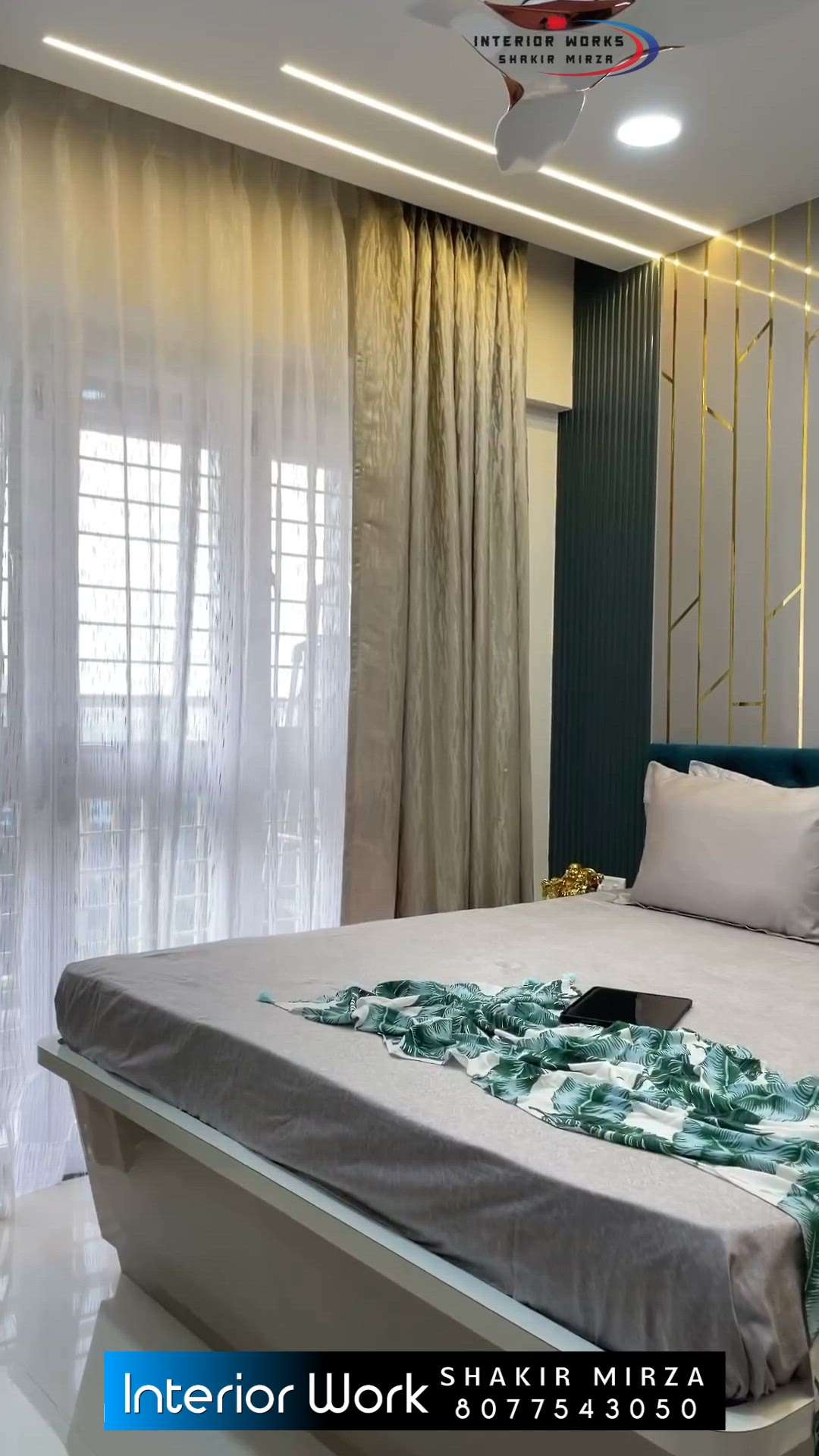 #MasterBedroom #KingsizeBedroom #BedroomDesigns #bedroominterio #wadrobedesign #furnturedesign_work_karane_ka_liya_contact_kare_8077543050