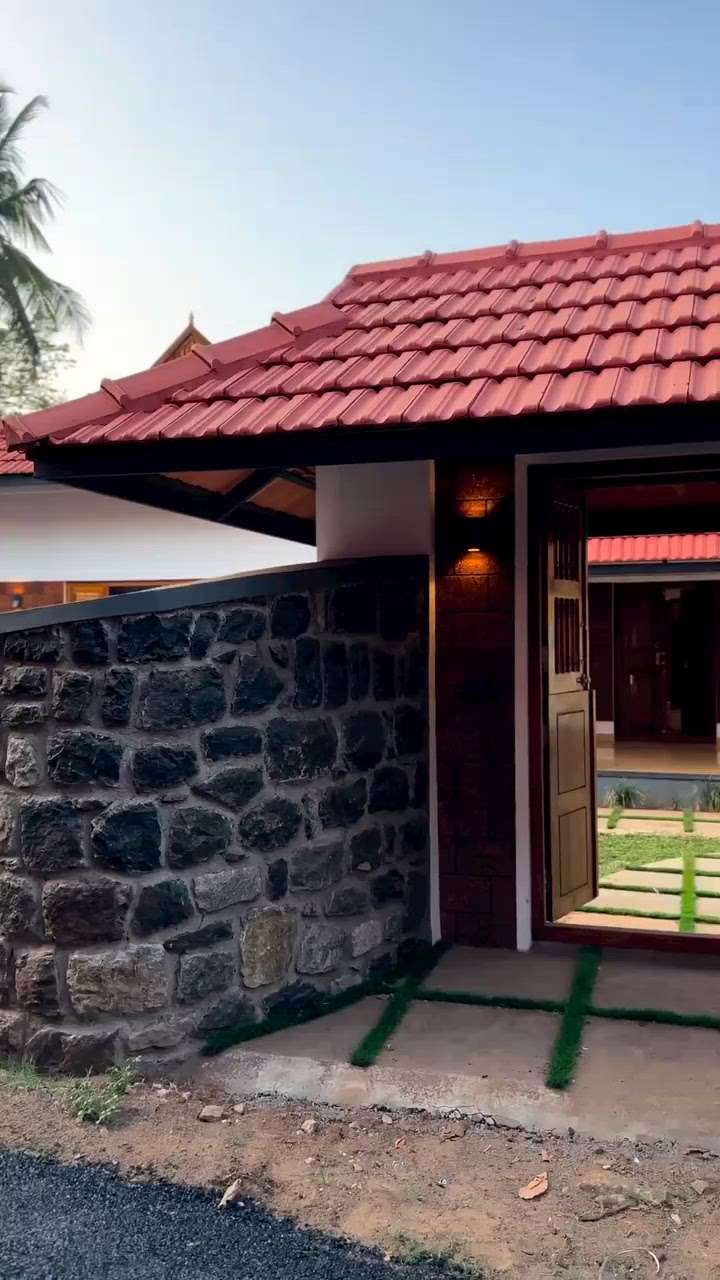 Courtyard house,Thrissur
1400 sq.ft
2bhk 
Contact :8089405320
 #courtyardhouse  #InteriorDesigner  #KeralaStyleHouse  #keralastyle  #nadumuttam  #TraditionalHouse