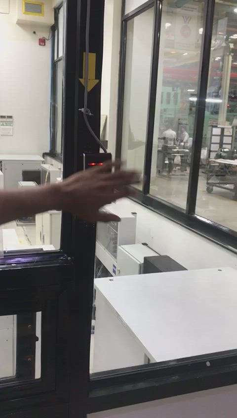 Automatic  hand scanner swing door