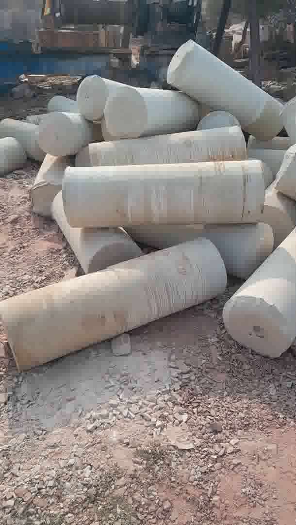dholpur sand stone pillar
