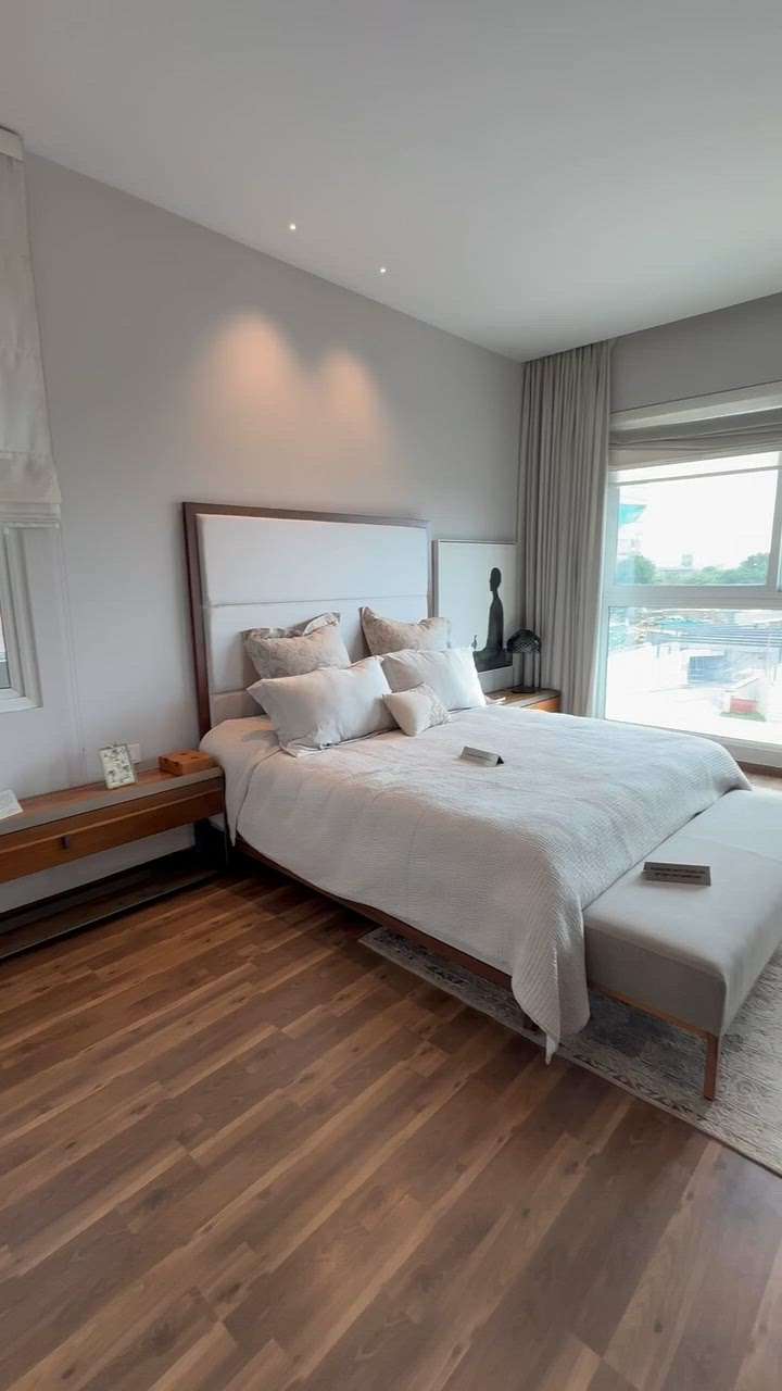 Bedroom interior Designed by umdesignx. Call on 8527267005
 #MasterBedroom  #BedroomDesigns  #BedroomIdeas  #BedroomDecor  #InteriorDesigner  #LUXURY_INTERIOR  #Minimalistic  #WoodenFlooring