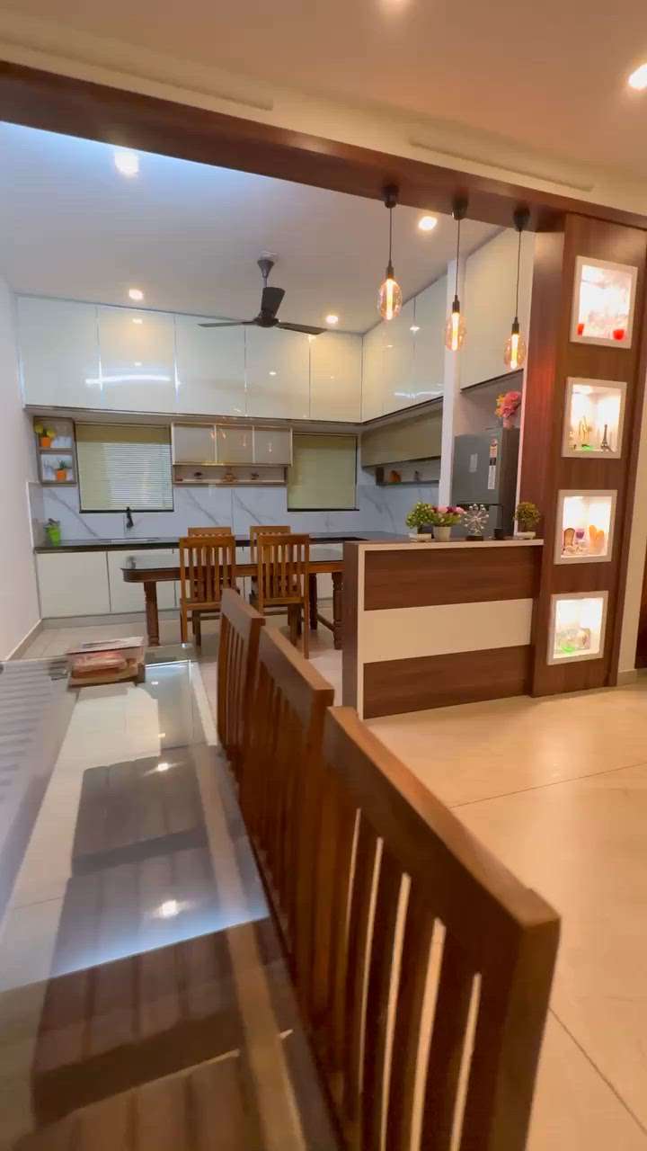 AM interiors Thrissur Kerala Mob : 7907544304 #KitchenInterior  #ModularKitchen  #KitchenIdeas  #KitchenCabinet  #aluminumkitchan  #plywoodwork