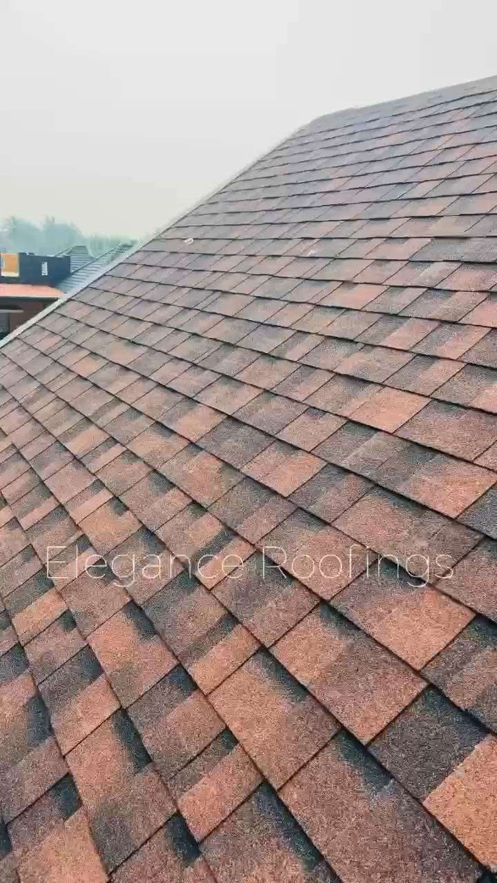 Shingles Roofing 🏡Works Completed ✌️@palakkad
Call:-+91 9061634130 #RoofingShingles  #RoofingDesigns  #RoofinIdeas  #Palakkad  #KeralaStyleHouse  #HomeDecor  #HouseConstruction  #trusswork  #architecturedesigns  #shinglesroofing  #koloapp  #newhomesdesign