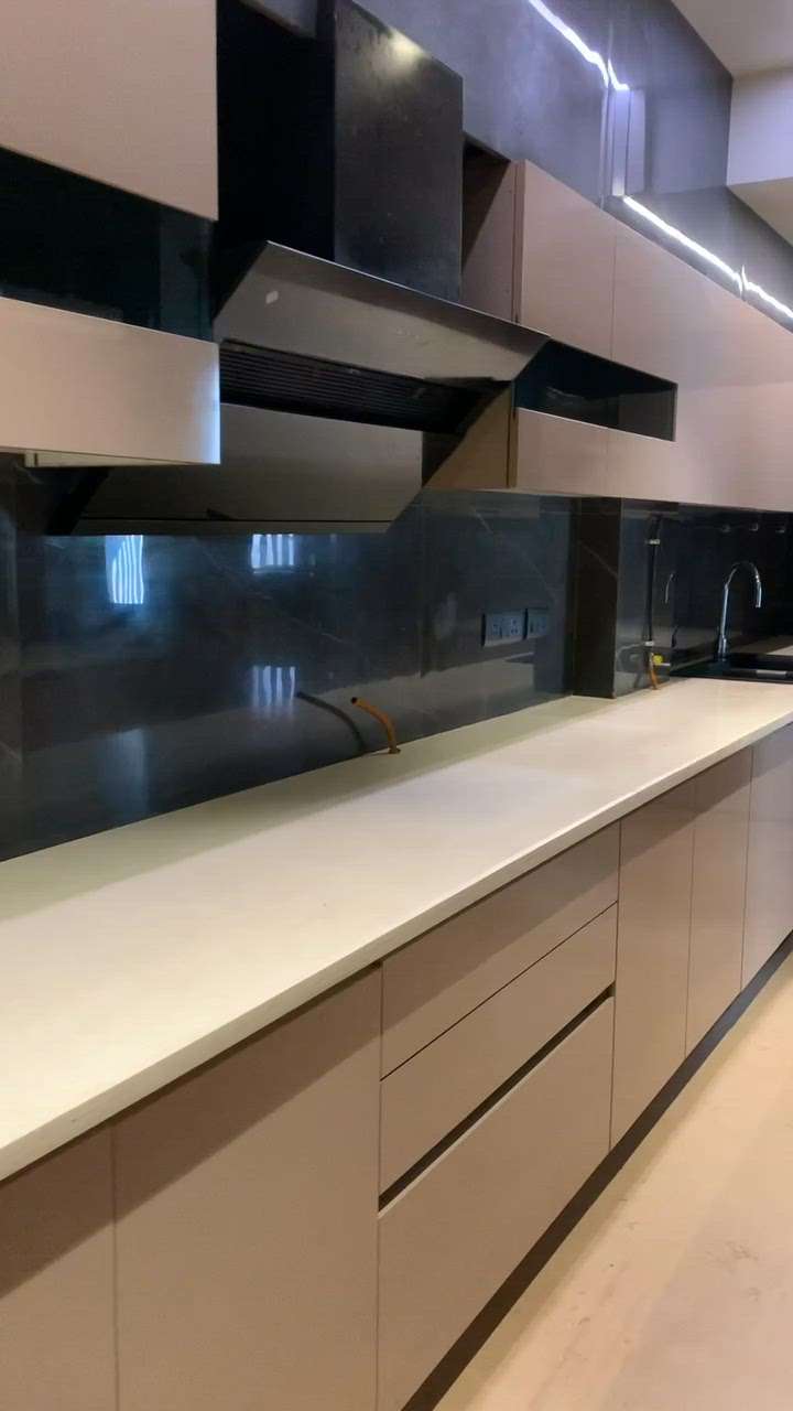 Want to renovate your kitchen? We are here!!
DM or Contact us to get your dream modular kitchen done.
The video showcases a kitchen designed and executed by @onfleek_living for a residence in Gurugram.
 #ModularKitchen #modularwardrobe #KitchenIdeas #InteriorDesigner #beigeaesthetic #Architectural&Interior