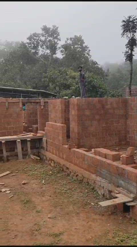 RESIDENCE AT WAYANAD
client : Akheesh
area : 2140 sqft

walls are up!!!

 #tropicalhouse #tropicalarchitecture  #KeralaStyleHouse #keralastyle #architecturedesigns #keralahomedesignz