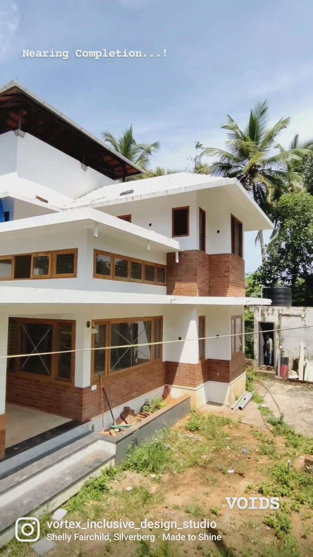 #ElevationHome #KeralaStyleHouse #keralaplanners #keralastyle #4bhk #4BHKPlans #4BHKHouse  #TraditionalHouse #tropicalhouse #tropicalminimalistic #keralaarchitecture #Architect #architecturedesigns #Architectural&Interior #Architect #InteriorDesigner
