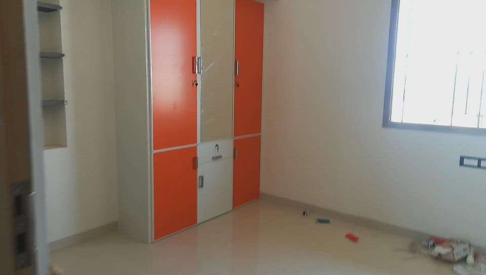 aluminium wardrobe orange and white colour 8590050200