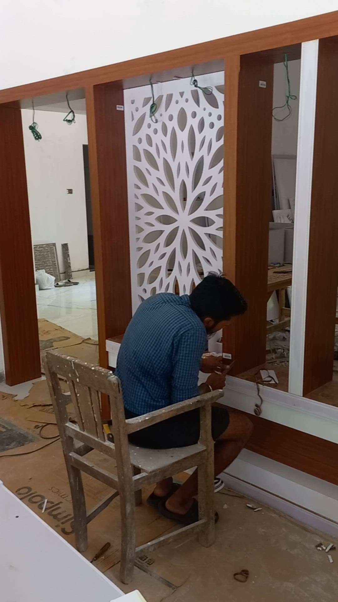 പണിപ്പുരയിൽ..... living Room Partition work site Thrissur.... #partitiondesign  #living