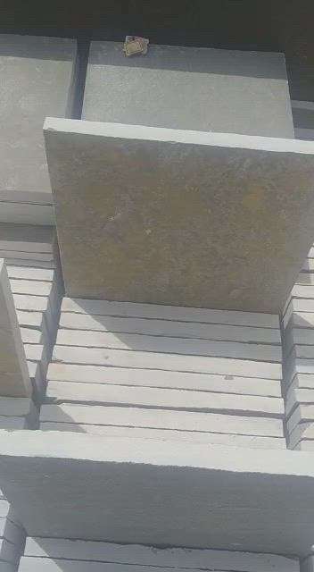 Loading Tandoor stone for client
#ecoscapesrr #landscaping #tandoorstone #pavement  #naturalstone 
wa.me/+917025096999