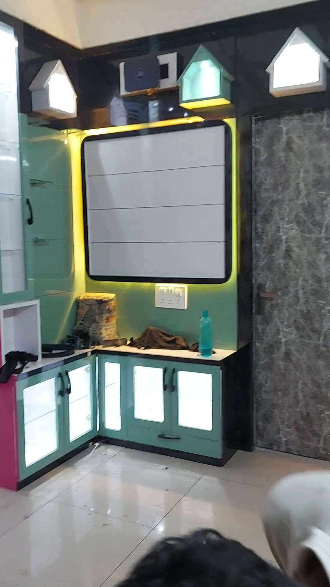 LCD PANNAL AND DOOR PILNING 
#ALI_YASSU_INTERIOR