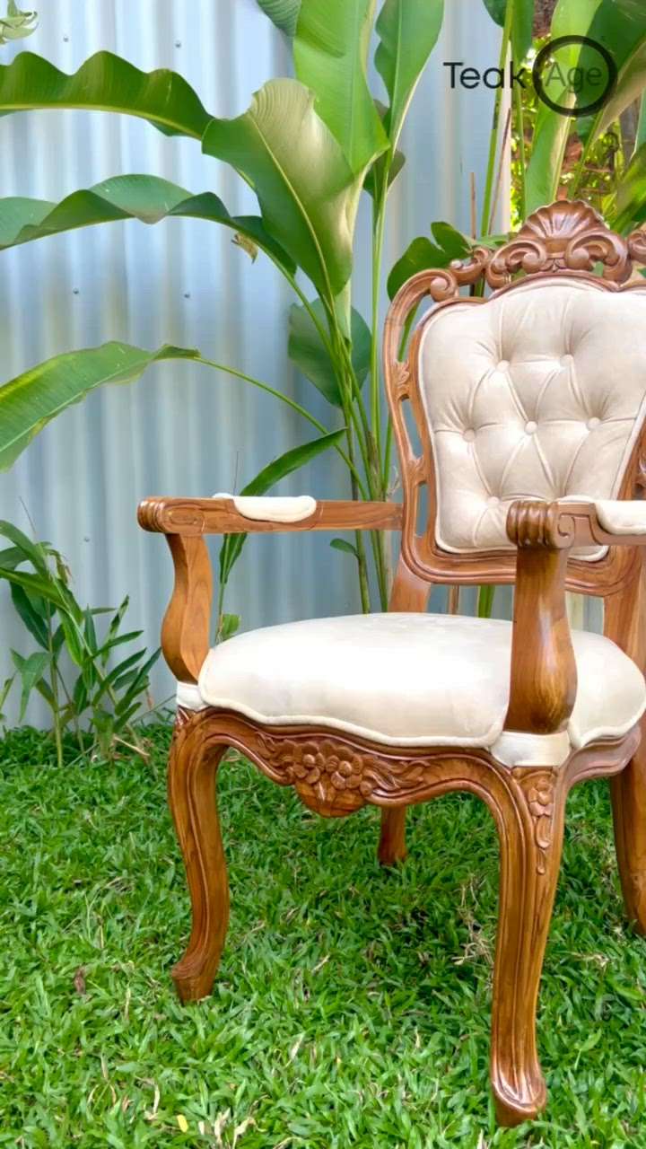 Teakwood Royal Dining arm Chair  #royalchair  #armchair  #customisedfurniture  #custominterior  #customfurnituredesign  #keralastyle  #carving  #woodendesign  #diningchair