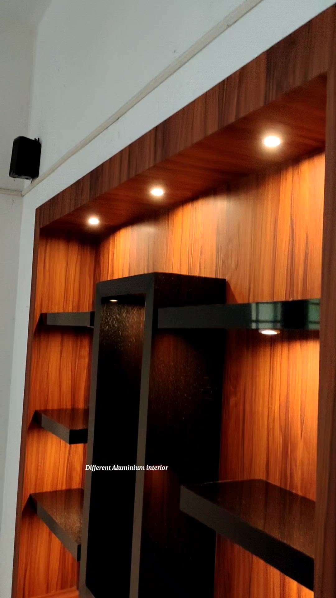 aluminium show case ✌️more details👉9946274303
#showcasedesign  #KeralaStyleHouse  #HomeDecor  #aluminiumfabrication  #interiortrendz