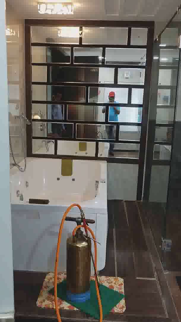 This lavish washroom is now pest free by shri pest control services indore.