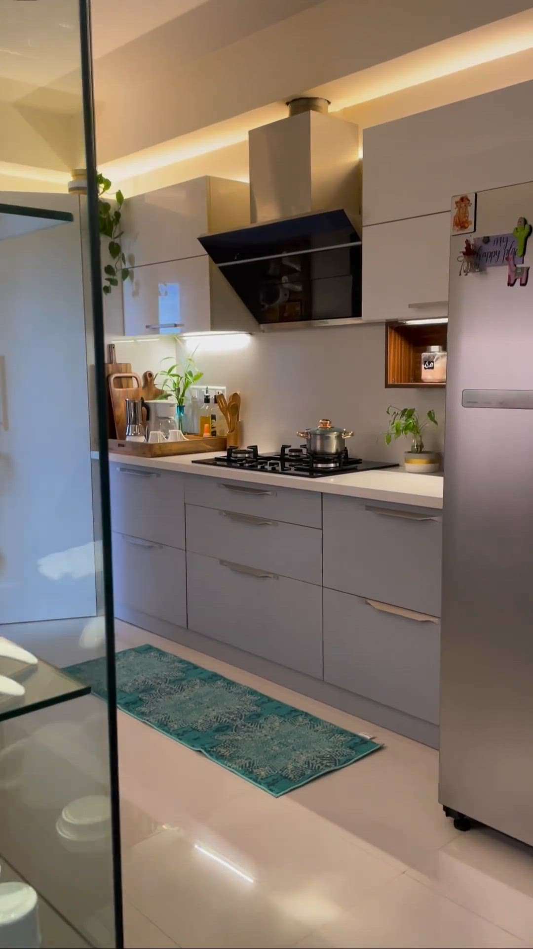 Minimalist Modern kitchen latest design by Majestic modular kitchens Pvt Ltd.
#modularkitchendesign
#LShapeKitchen
#faridabad
#palwal
#hodal
#gurgaon
#kitchenmanufecturer
#kitchenmakeover
#kitchenmanufacturer
#ACRYLICKITCHEN
#HIGHGLOSSKITCHEN
#STAINLESSSTEELKITCHENS
#livspacefaridabad
#livspace
#modular_kitchen
#latestkitchendesign
#kitchendesign
#ModularKitchen
#interior_designer_in_faridabad
#palwal
#kitchencabinets
WWW.MAJESTICINTERIORS.CO.IN
9911692170