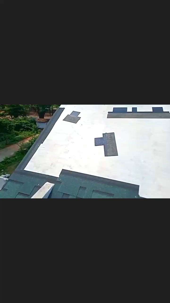 Shingles Work✌️ #eleganceroofings  #Palakkad  #kerala  #KeralaStyleHouse  #RoofingShingles  #roofingceramic  #trussroof  #HouseConstruction  #homeowners  #shinglesroofing  #Contractor  #CivilEngineer