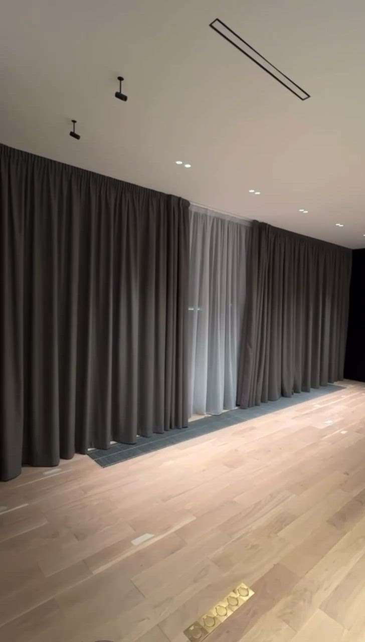 Automation curtains 

#curtains #wallpaper #homedecor #curtain #lights #furniture #interior #sofas #chairs #tables #interior #homedesign #romanblinds #blinds #sofas #diningtable #melpot #wardrobe #constructions #home #house #couch #homesweethome #homedecoration