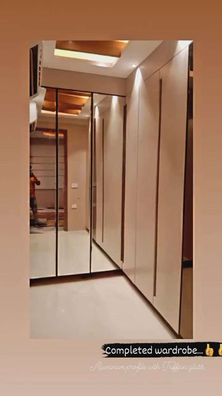 completed wardrobe....
with glass shutter....