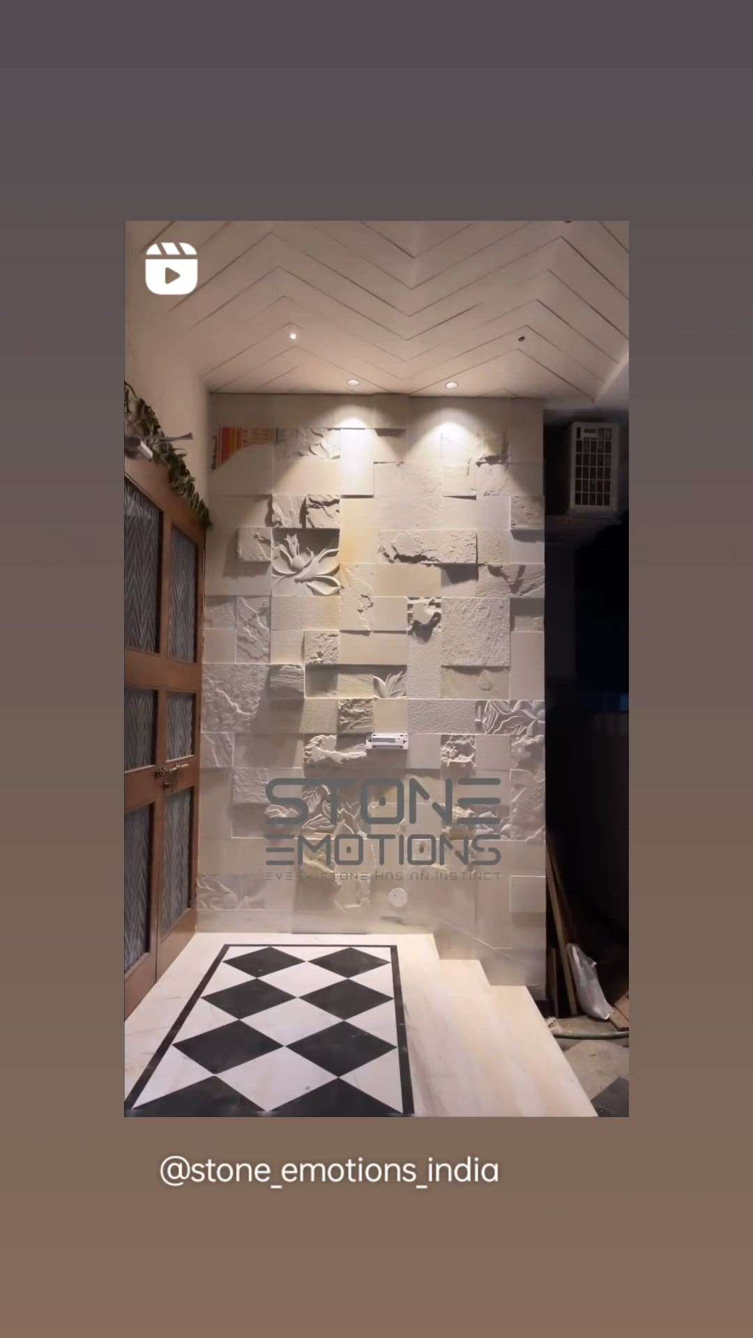 #stoneemotios #stoneinlay #stonecarving #stones #naturalstone #architecturedetailslovers #newinteriorsontheblock #livingroomdecor #livingroomdesign
