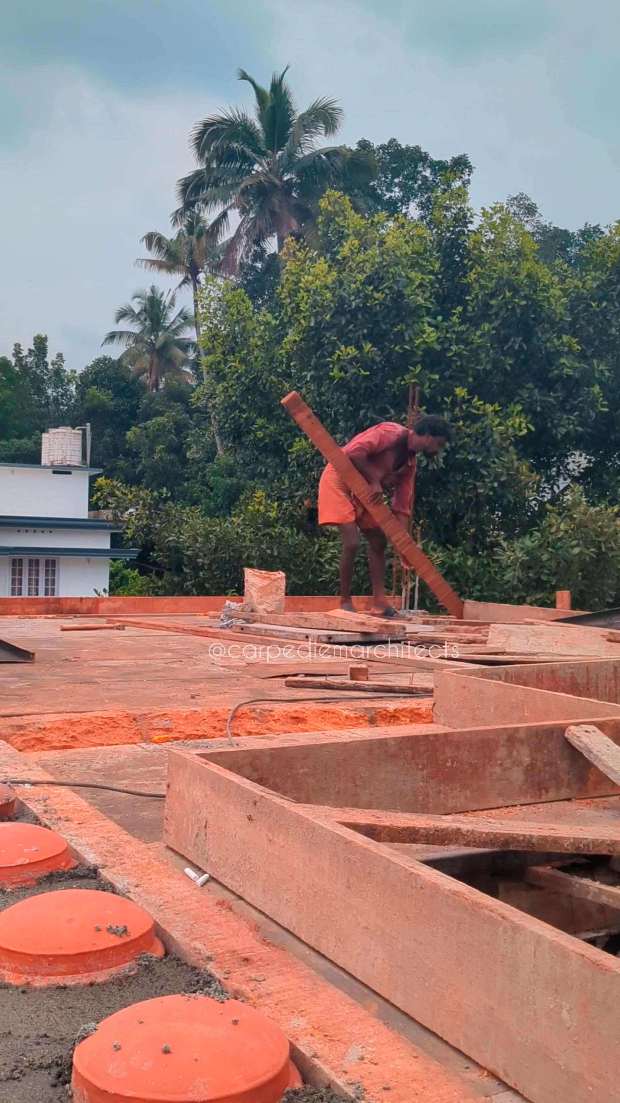 Slab Casting Day
.
.
 #concreting #slabconcreting #fillerslab #TraditionalHouse #KeralaStyleHouse #keralastyle