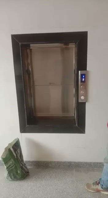 Dumbwaiter  For kitchen Sarvice
