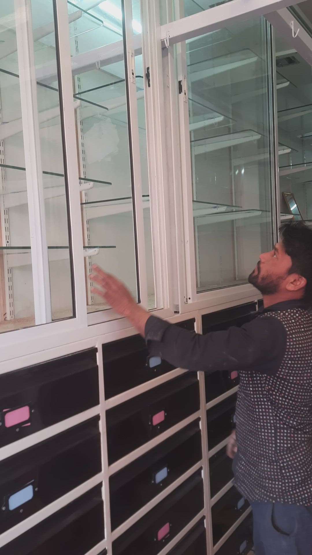 window section aluminium
200₹ square feet