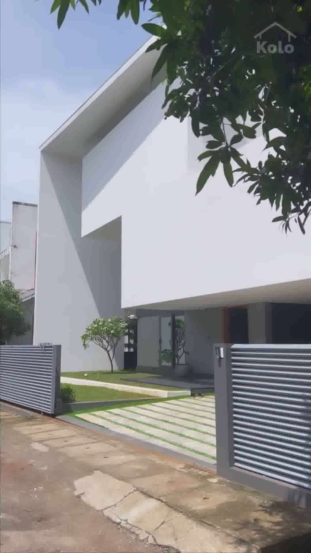 Residence | Elamakkara, Kochi

Credits: Ar. Asif Ahmed
@architect_asif_ahmed

#kerala #futuristicarchitecture #koloapp #homedesign #architecturephotography #tropical #green #landscape #outdoor #gardens #homely #kerala #minimalistic #cleanlines #keralaarchitecture #interiors #sustainableliving #interiordesign #modernarchitecture #incredibleIndia  #architectureloverspics #archidaily #modernhouses #modernhouse #contemporaryhome #luxuryhomes