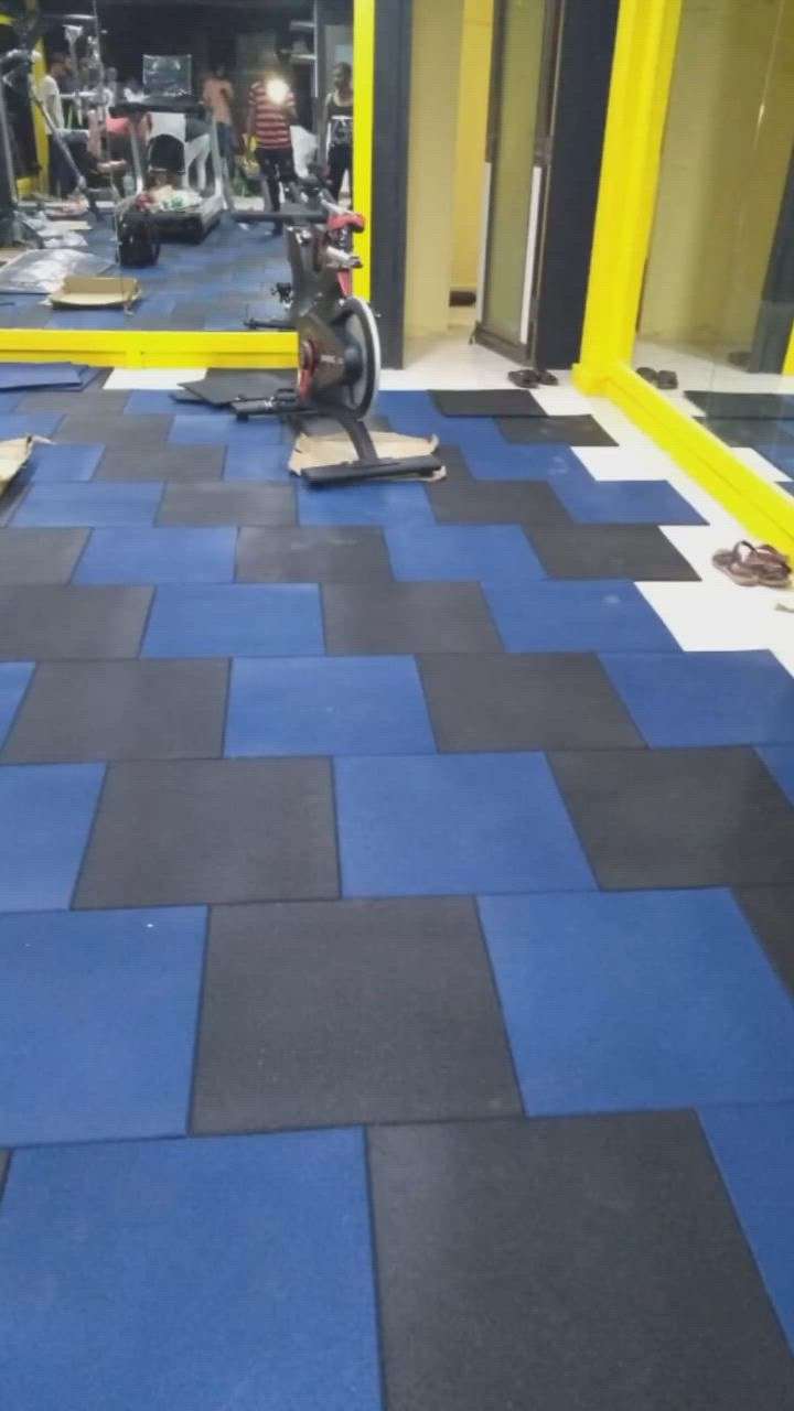Gym flooring rabber tile installion k liye cal kr skte h 8826409464