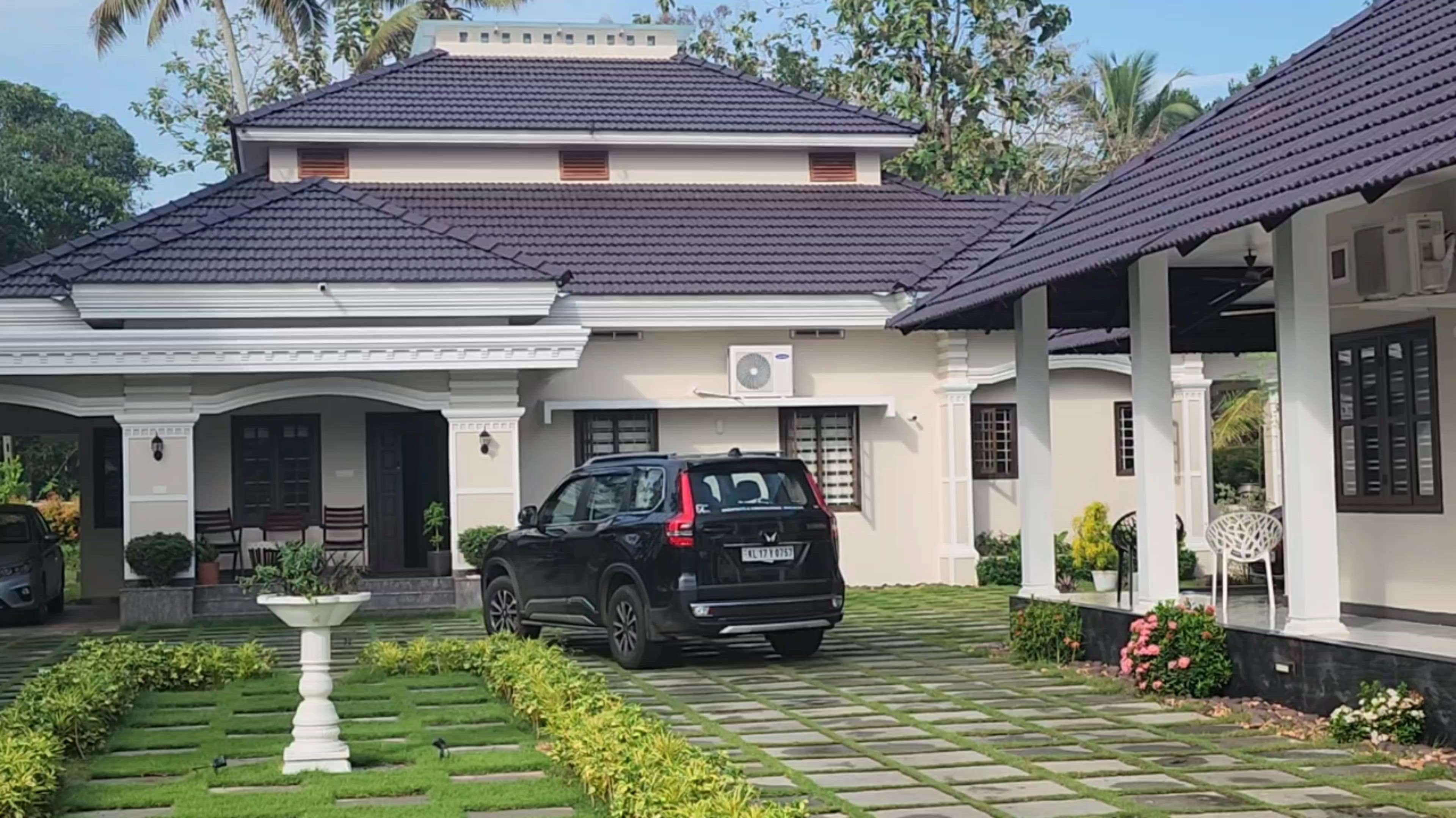 #Architect  #classichomes  #KeralaStyleHouse  #modernhome  #Architectural&Interior  #HouseRenovation  #Ernakulam  #Kottayam  #Thrissur  #Malappuram  #RoofingIdeas  #paving  #LandscapeIdeas  #SingleFloorHouse  #luxuryvillas