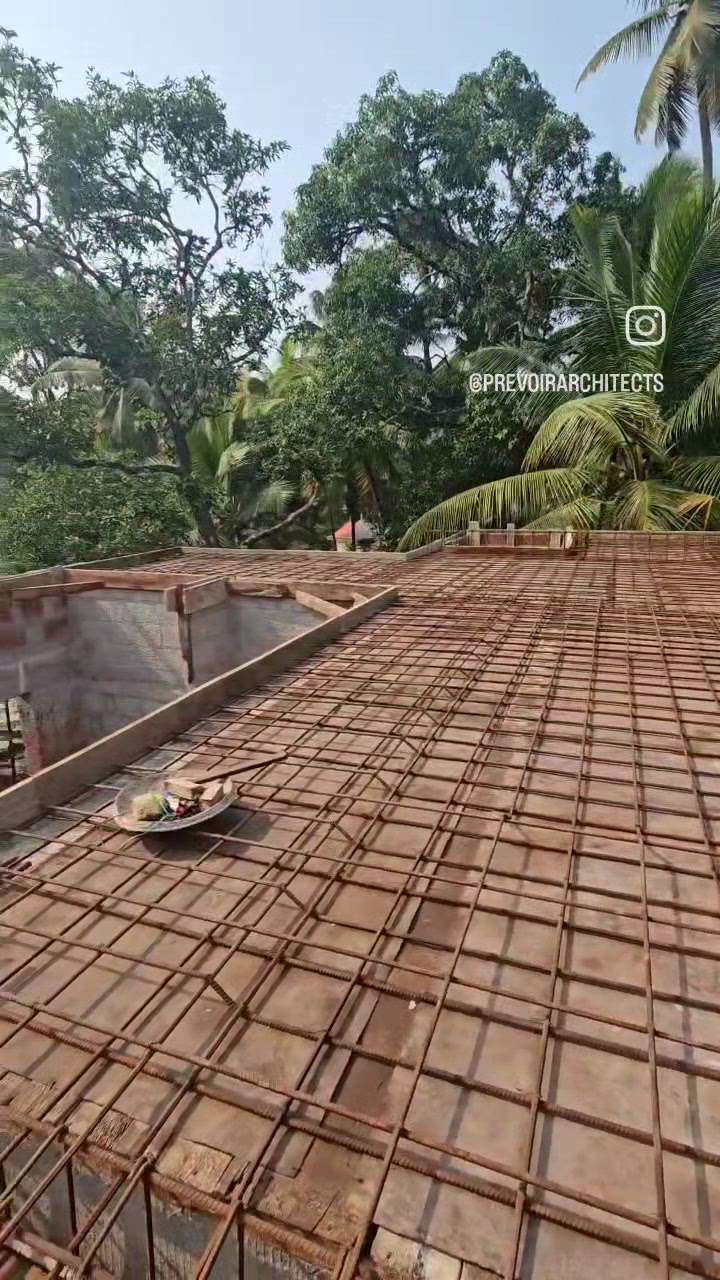 Rising the roof: filler slab in progress 🌿
.
.
.
.
.
.
#Construction #fillerslab #greenbuilding #architecture #ConcreteSlab #builders #keralahomes #viral #instaviral #trendingreels #keralahomes #keralaarchitects