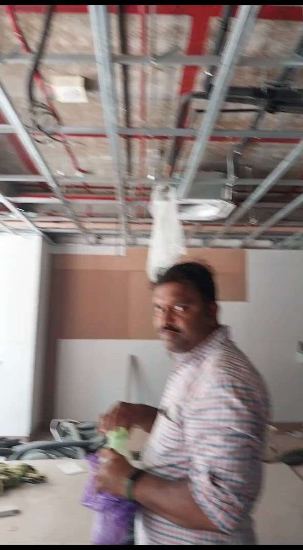 mango showroom mumbai Santacruz partition and ceiling both work by me