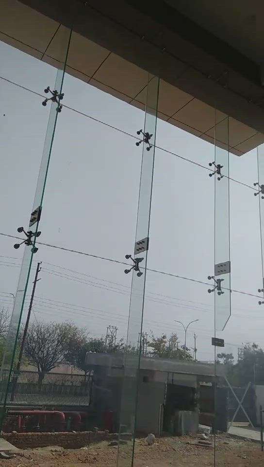 Spider Glazing in Noida. 

 #GlassDoors #GlassBalconyRailing #HomeAutomation #Architect #architecturedesigns #Architectural&Interior #exterior_Work #exteriordesigns #exteriors #exteriorstone