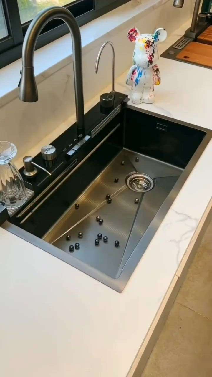 Automatic Kitchen Sink
#ModularKitchen