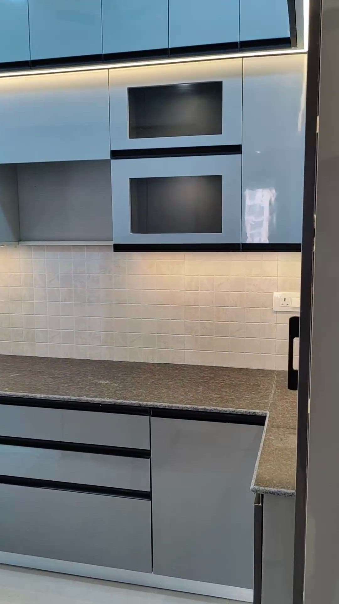 Best Modular kitchen design ❤️

#hibainteriors  #ModularKitchen  #InteriorDesigner