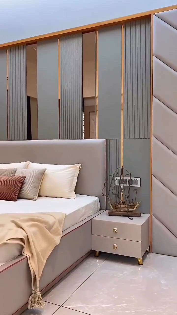 luxury bedroom interior design #InteriorDesigner #BedroomDecor
#furnitures #Woodenfurniture
#HomeDecor