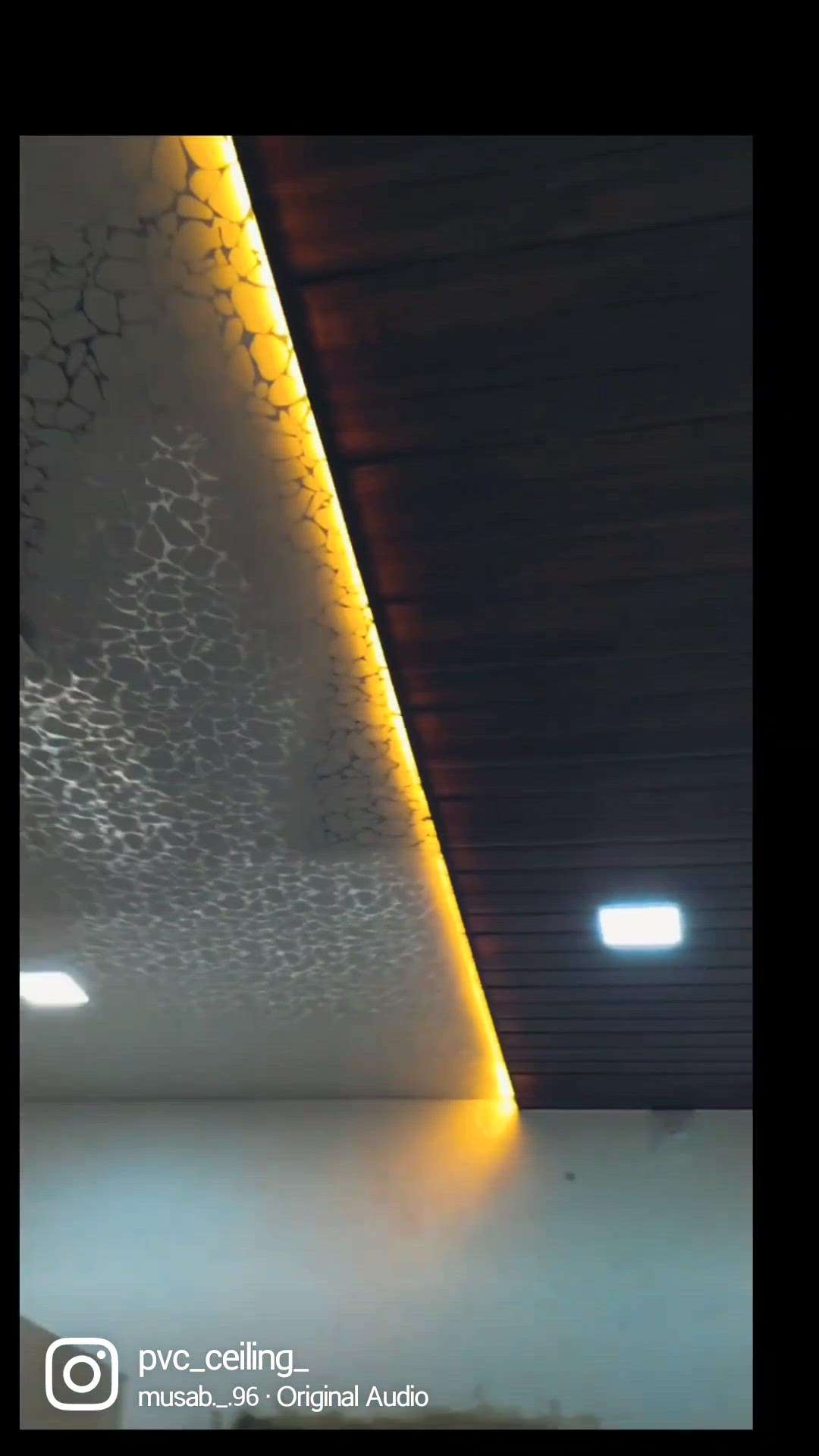 Pvc false ceiling 😚
Contact :8875699498
Location :  Jaipur
#PVCFalseCeiling
#pvcwallpanel #pvcwallpaper
#InteriorDesigner
#badroom