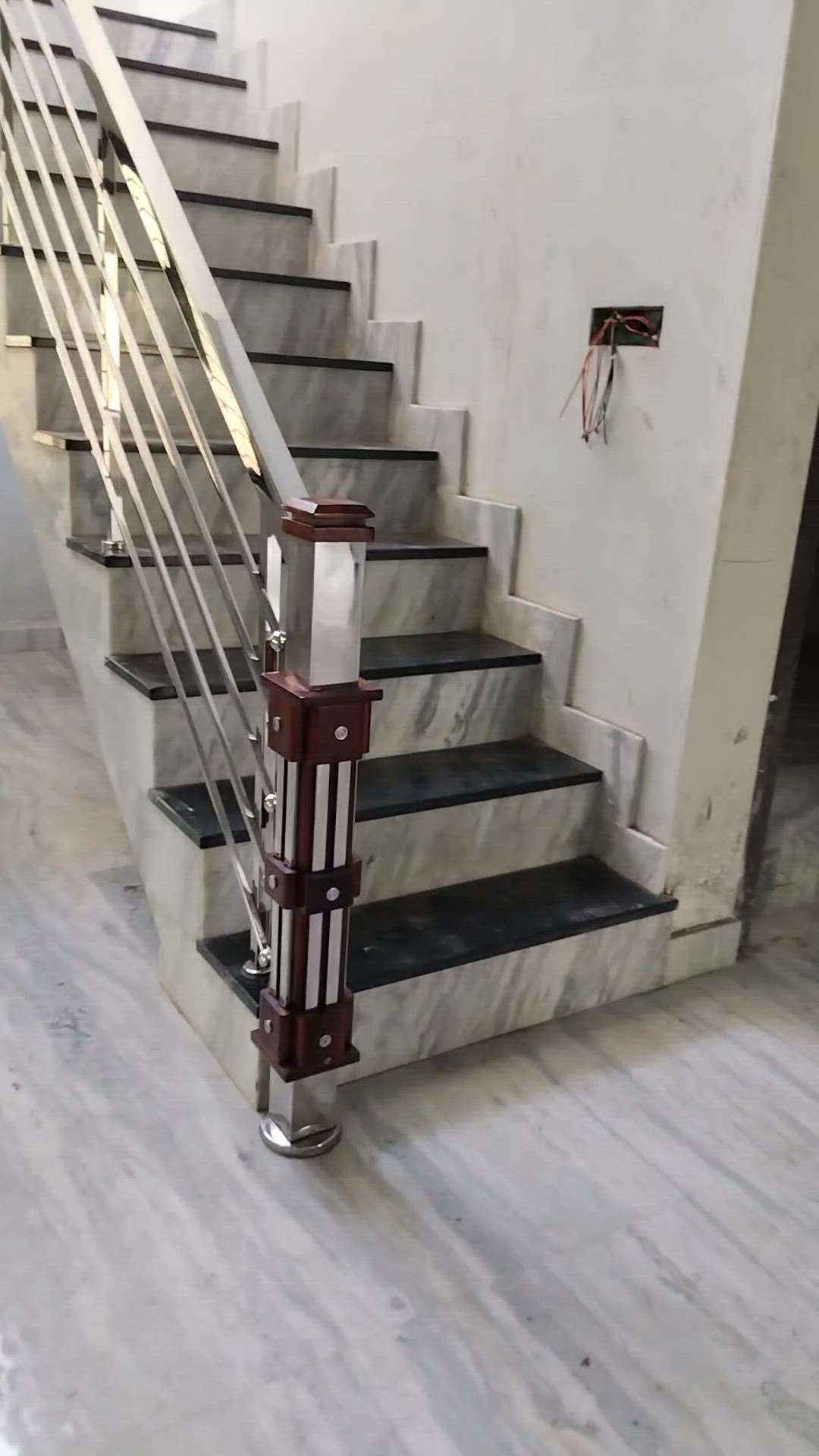 stainless steel staircase  #GlassHandRailStaircase  #handrailwork  #StaircaseDesigns