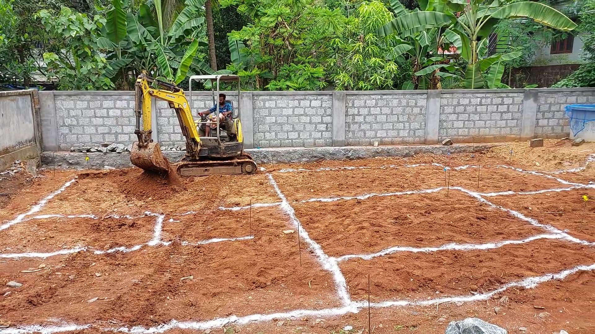 Making foundation trenches..

 #foundation_prepration  
 #foundation 
 #hitachi 
 #setouting
