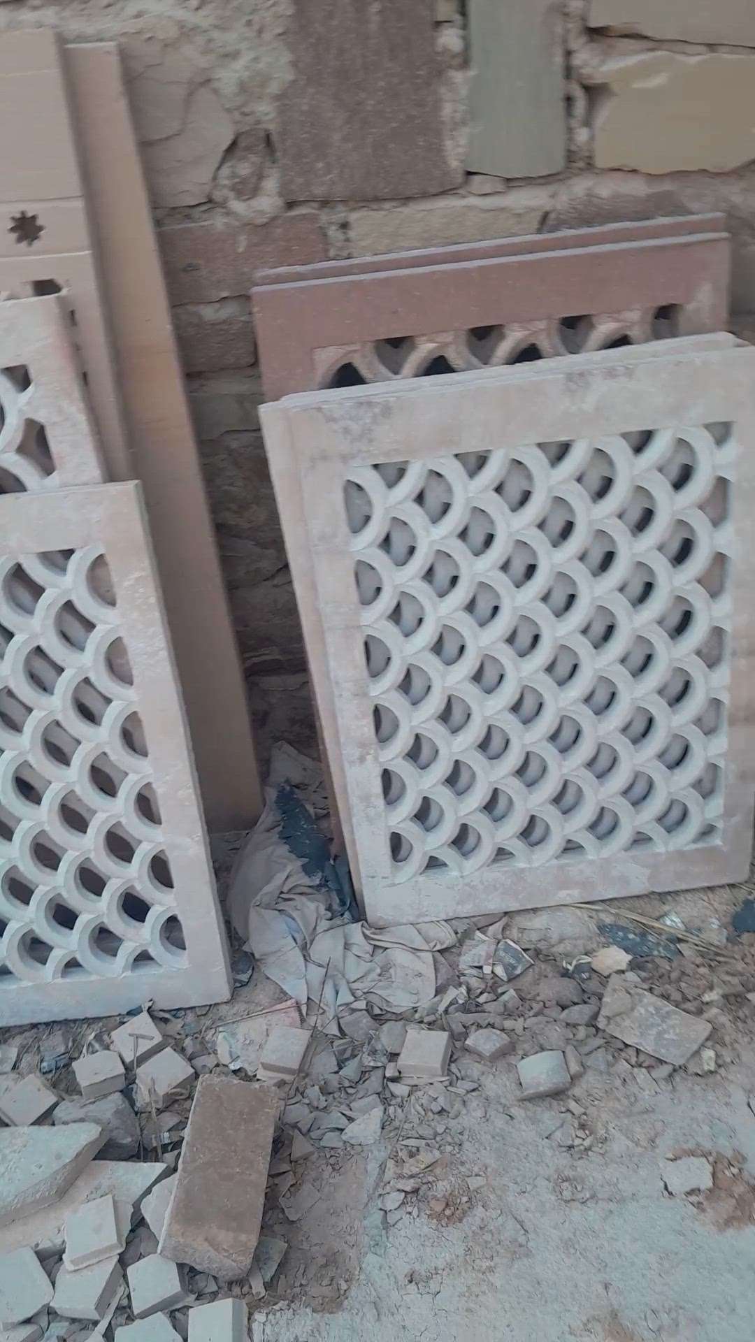 dholpur stone grid and pillar