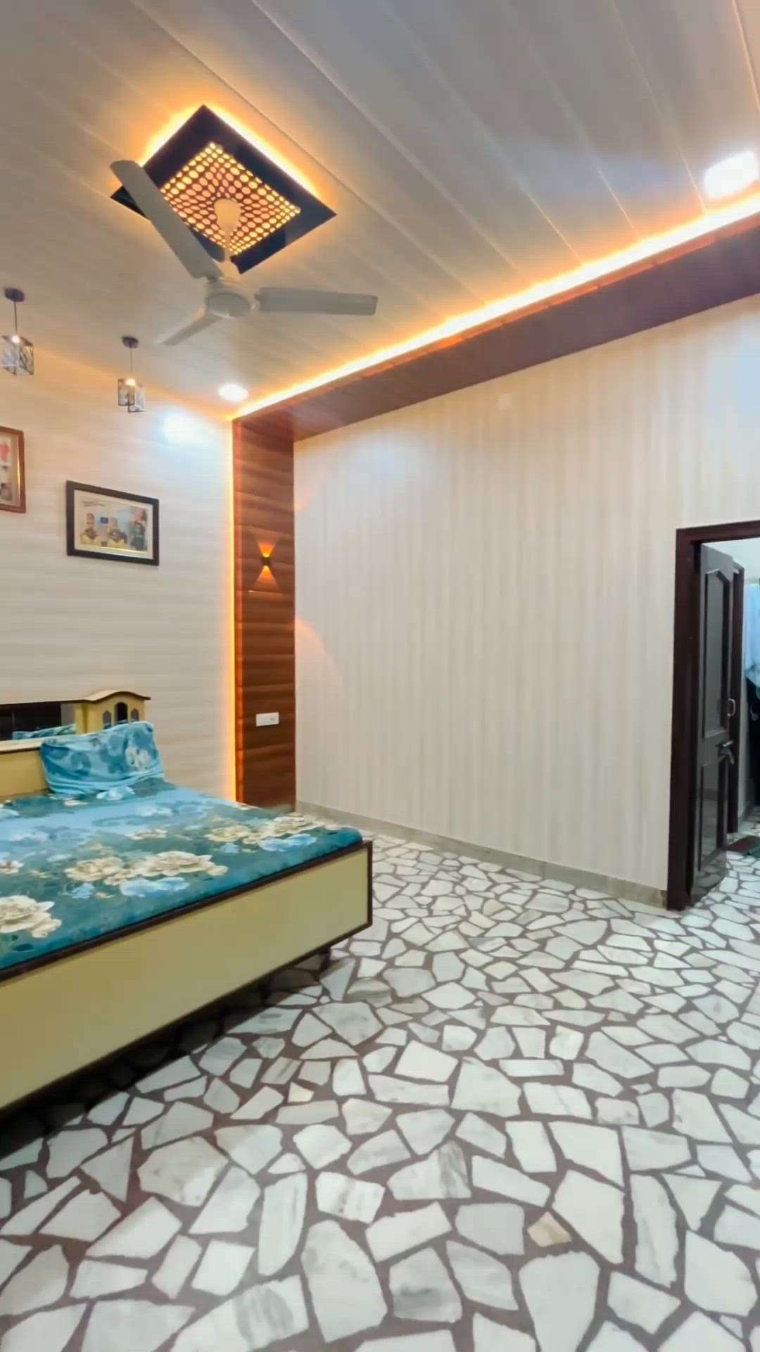 #pvcwallpanel  #pvcceilingdesign  #BedroomDecor  #Modularfurniture work karane ke liye contact kare
whats.+919625506863
call.+917060375916 Saqib Mirza