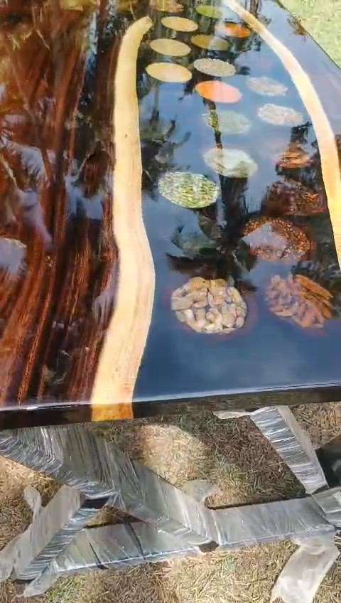 Epoxy resin table top
#live edge #epoxy river table #epoxy table #epoxy dining table #epoxy round #coffee table #resinepoxyart#art#dubai#qatar#bluewater#newhamshire#resinfurniture
090740 24313