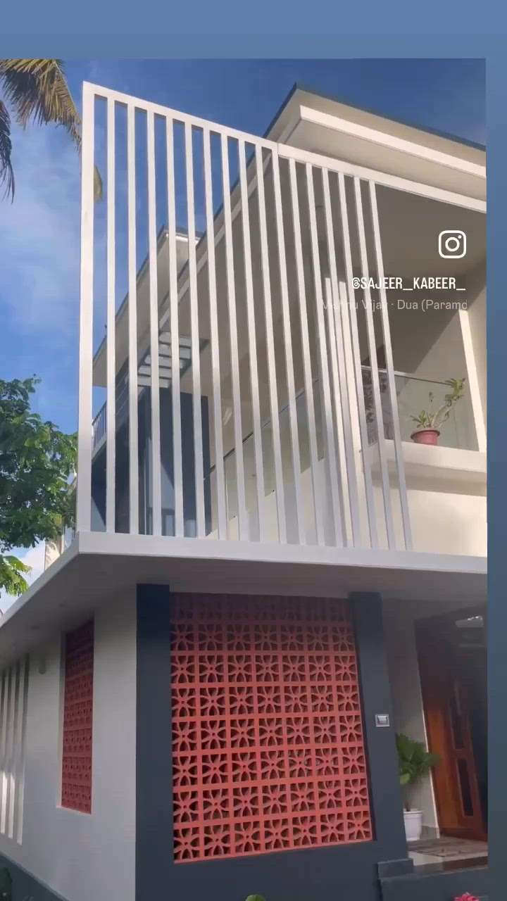 🏠Dream home 🏠      
Design &contractor.    Shaheer
 Interior designing  Sajeer Kabeer.  Ys interiors.    More details contact 
  Sajeer Kabeer 9746327518
 #InteriorDesigner #KeralaStyleHouse #kolotrends #fishpond #jallybrick