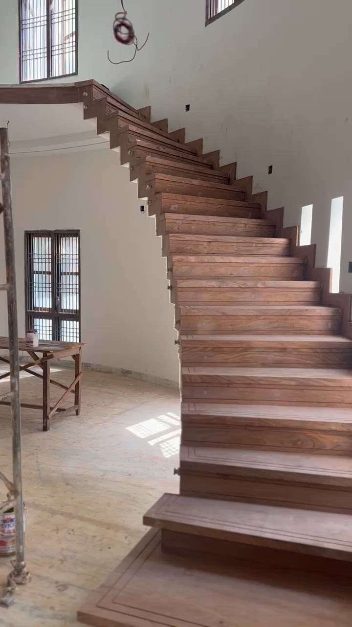 #modernstair  #StaircaseDecors  #HomeDecor  #keralaplanners  #kerala_architecture  #GlassBalconyRailing  #WindowGlass