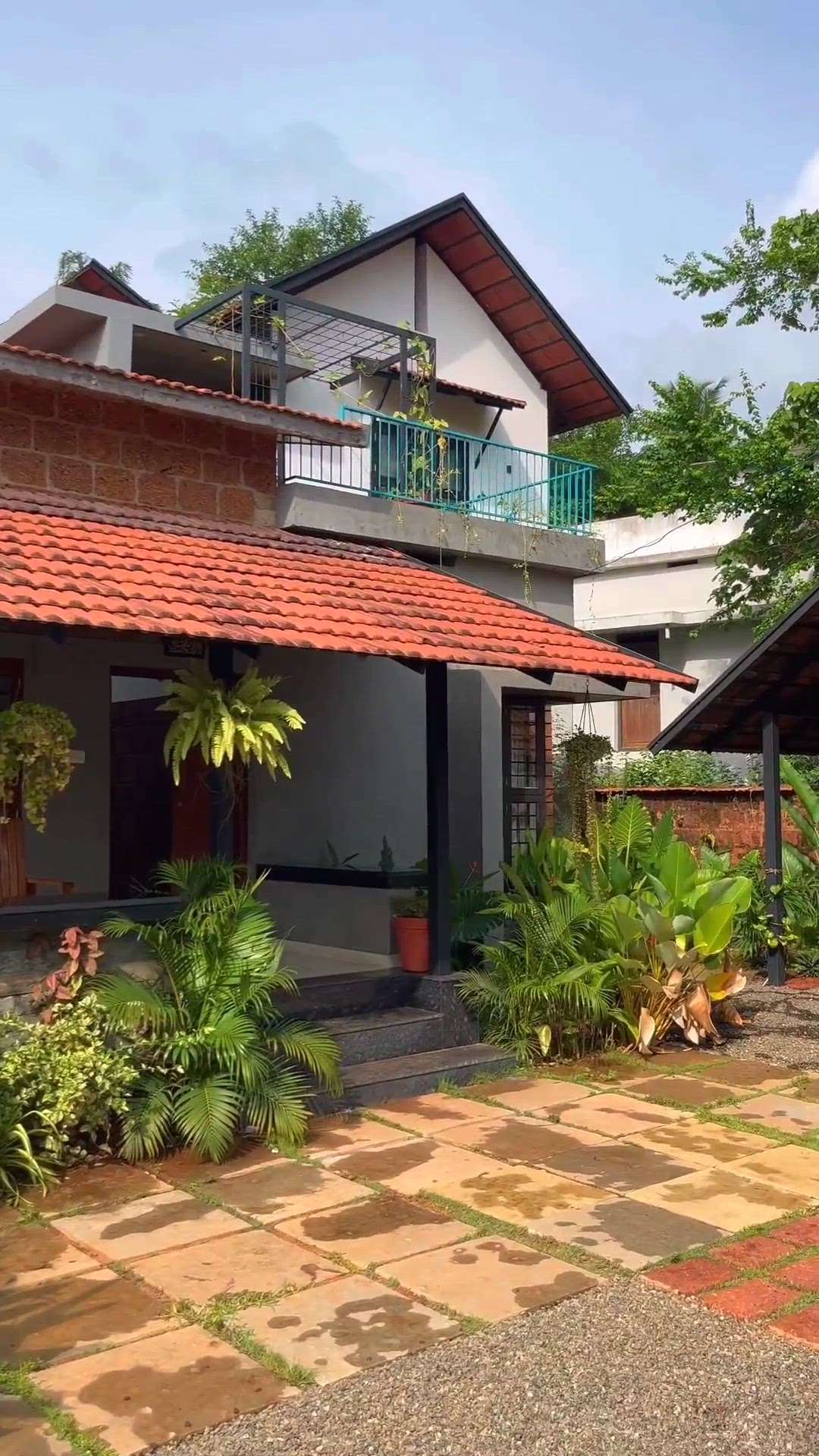 Blending Of Architectural And Modern Sculpture..
9061902672

 #architecturedesigns  #Architect  #Architectural&Interior  #kerala_architecture  #KeralaStyleHouse  #keralatraditionalmural  #keralaveedu  #TraditionalHouse  #TraditionalStyle