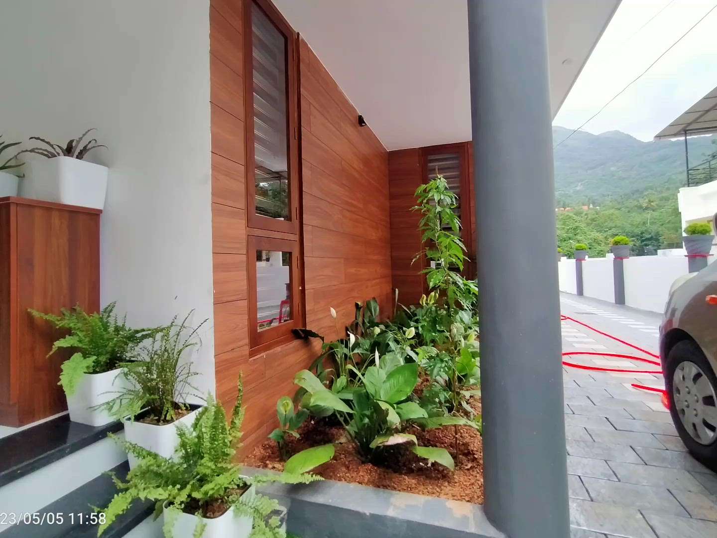 4200/5 bhk/Contemporary style
30 cent/double storey/Idukki

Project Name: 5 bhk,Contemporary style house 
Storey: double
Total Area: 4200
Bed Room: 5 bhk
Elevation Style: Contemporary
Location: Idukki
Completed Year: 

Cost: 1  cr
Plot Size: 30 cent