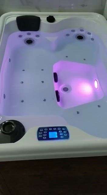 Hydra spa 
Oyster Bath
#water #lighting #BathroomDesigns #BathroomRenovation #jacuzzi#