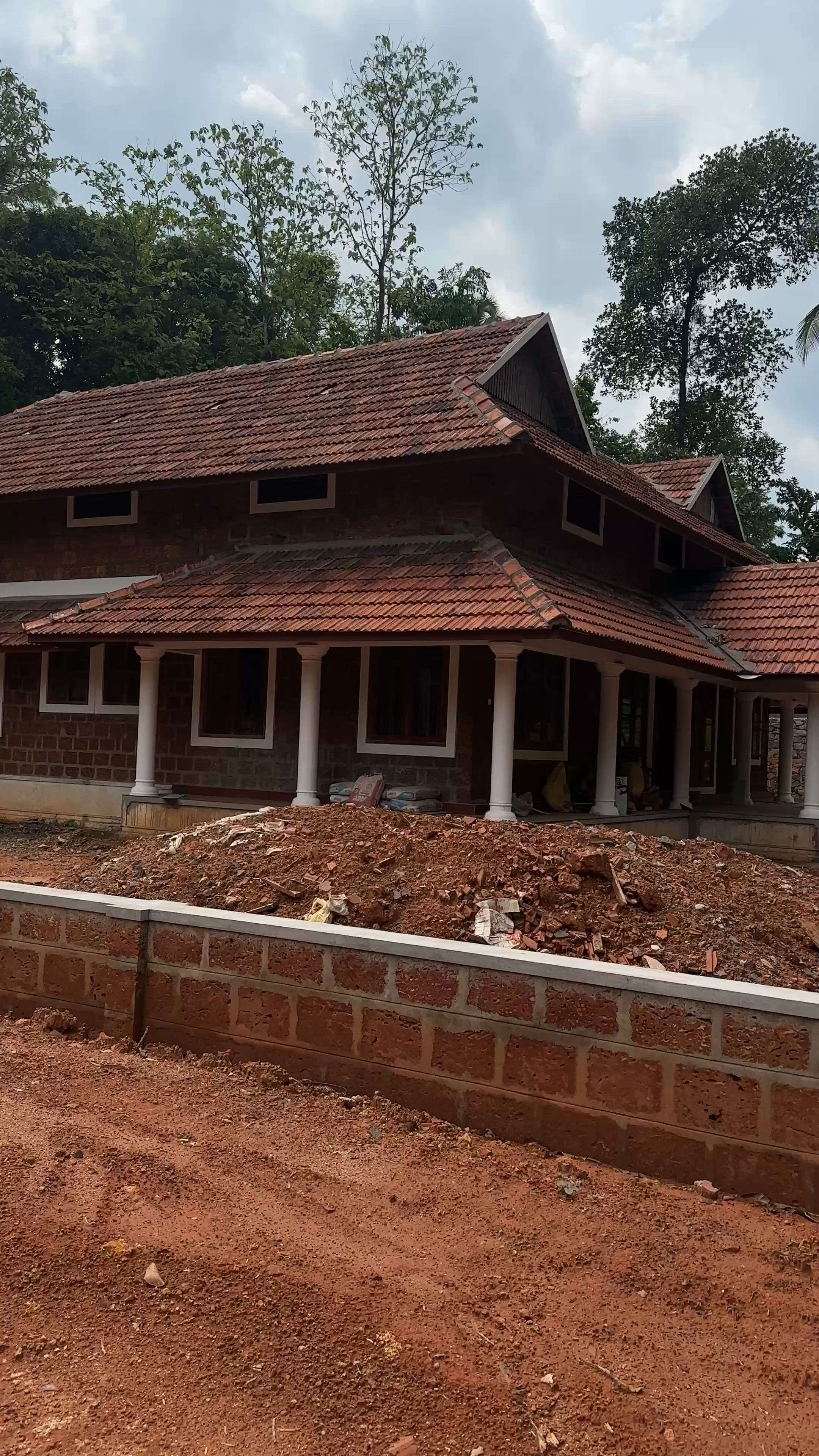 #TraditionalHouse #nalukettveddu #KeralaStyleHouse #architecturedesigns #keralatraditionalhomes #NALAKATH #naduvattom #Freeplan_Nadumuttam_singlefloor #nadumuttam