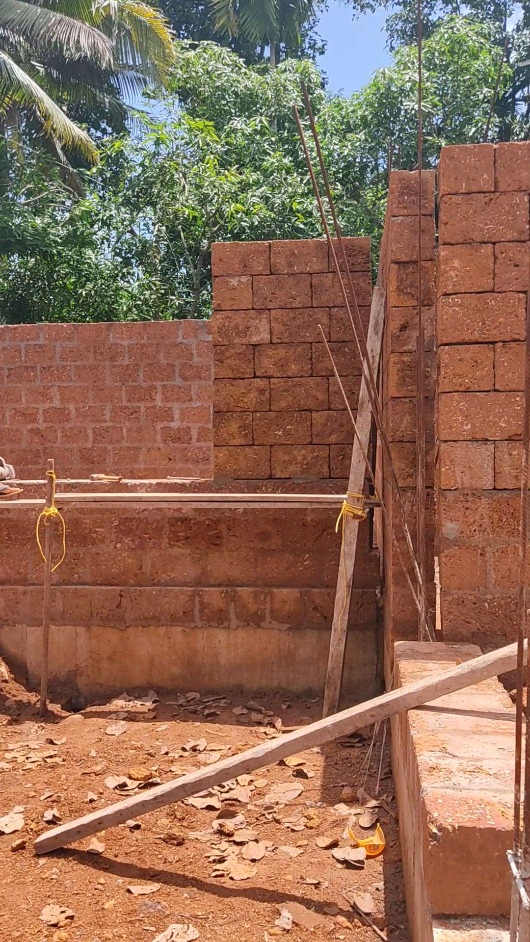 wall construction,,kannur brick(vettukallu)
