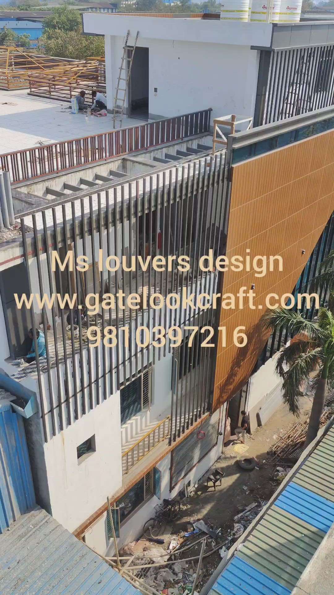 Ms louvers design by Hibza sterling interiors pvt ltd #gatelookcraft 
#louvers #frontelevation #elevation #metalwork #Railingdesign #Railing #gates
