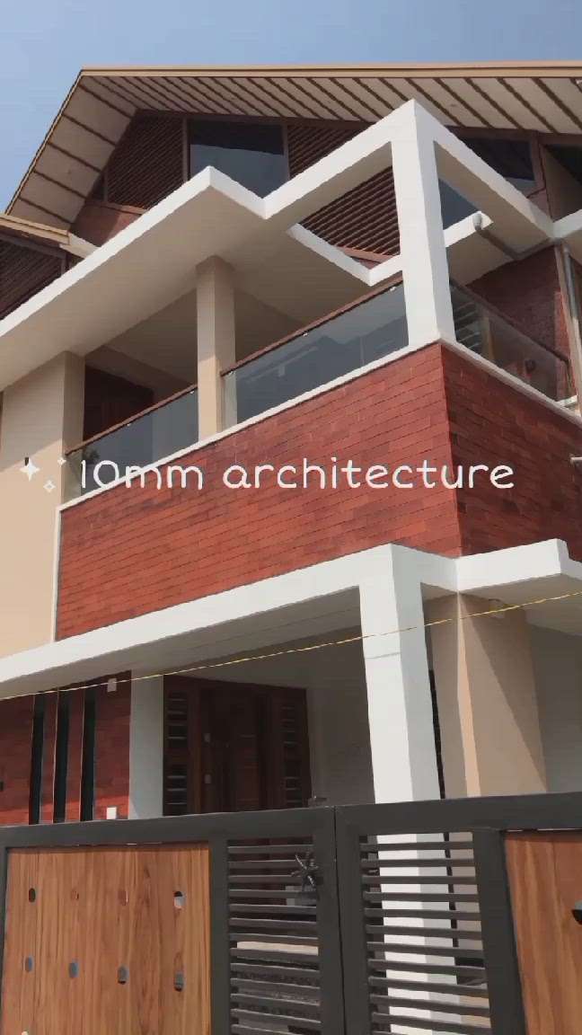 Completed project at Mandhalamkunnu.
 .
.
.
.
 #architecturedesigns  #arhitecture  #Architectural&Interior #architecturekerala